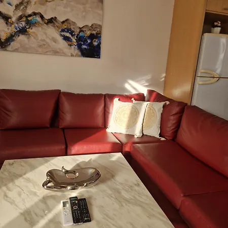 Pernera 33 House * بروتاراس